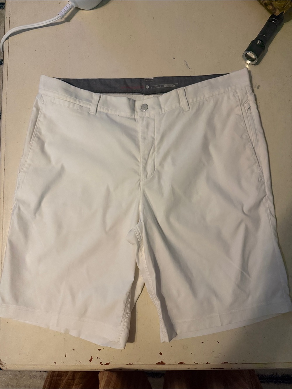 NWOT Nike tiger woods collection Men's White Performance golf Shorts size 35
